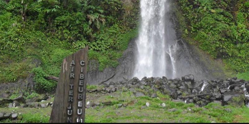 Air Terjun Cibeureum Selabintana
