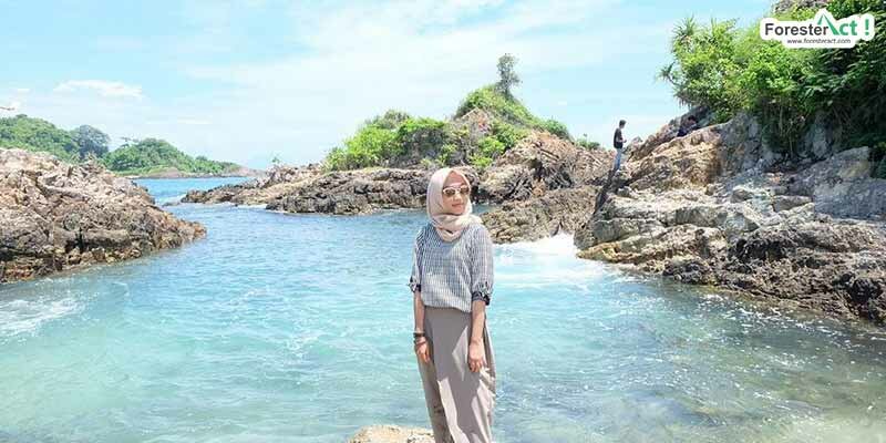 Liburan di Pantai Tapak Kera (instagram.com)